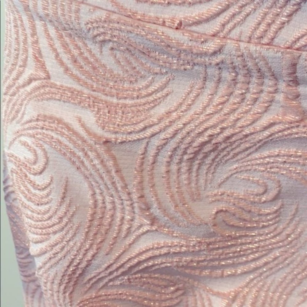 🩷 Jacquard Pencil Skirt🩷Pink/Peach. Sparkly. Slinky brand. BEAUTIFUL!!!!! - Picture 4 of 7